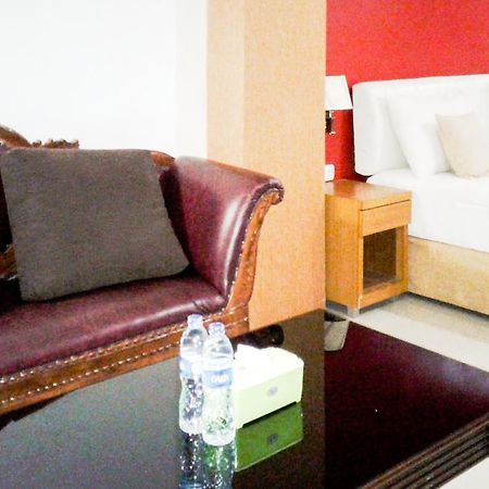 Kyo Serviced Apartment Jakarta Cilandak  Eksteriør billede