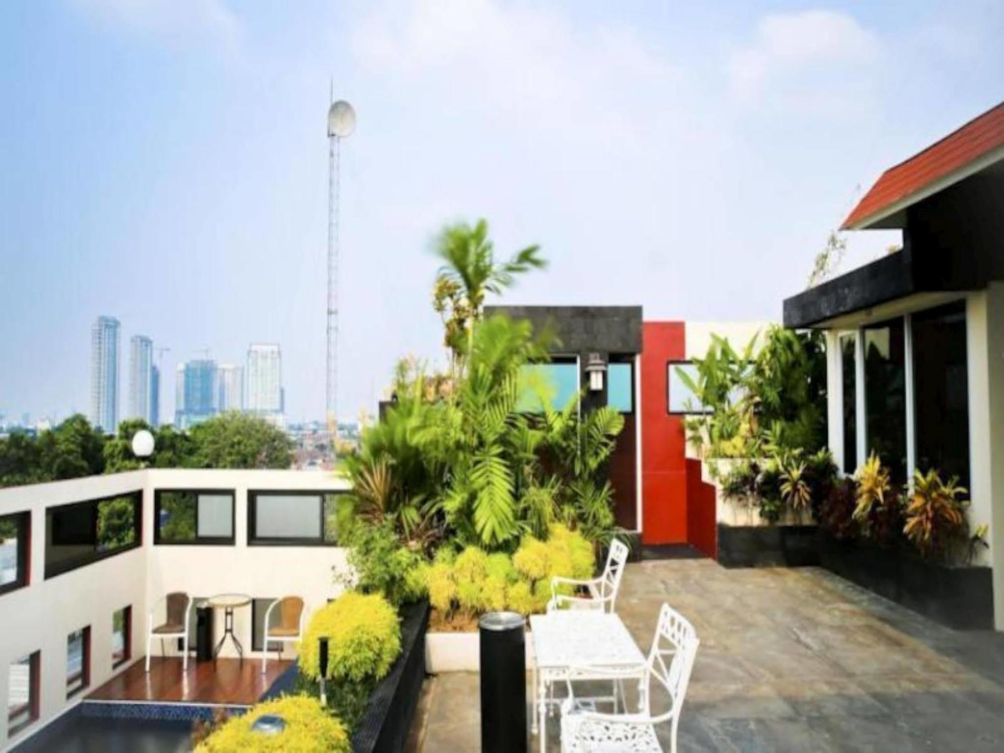 Kyo Serviced Apartment Jakarta Cilandak  Eksteriør billede