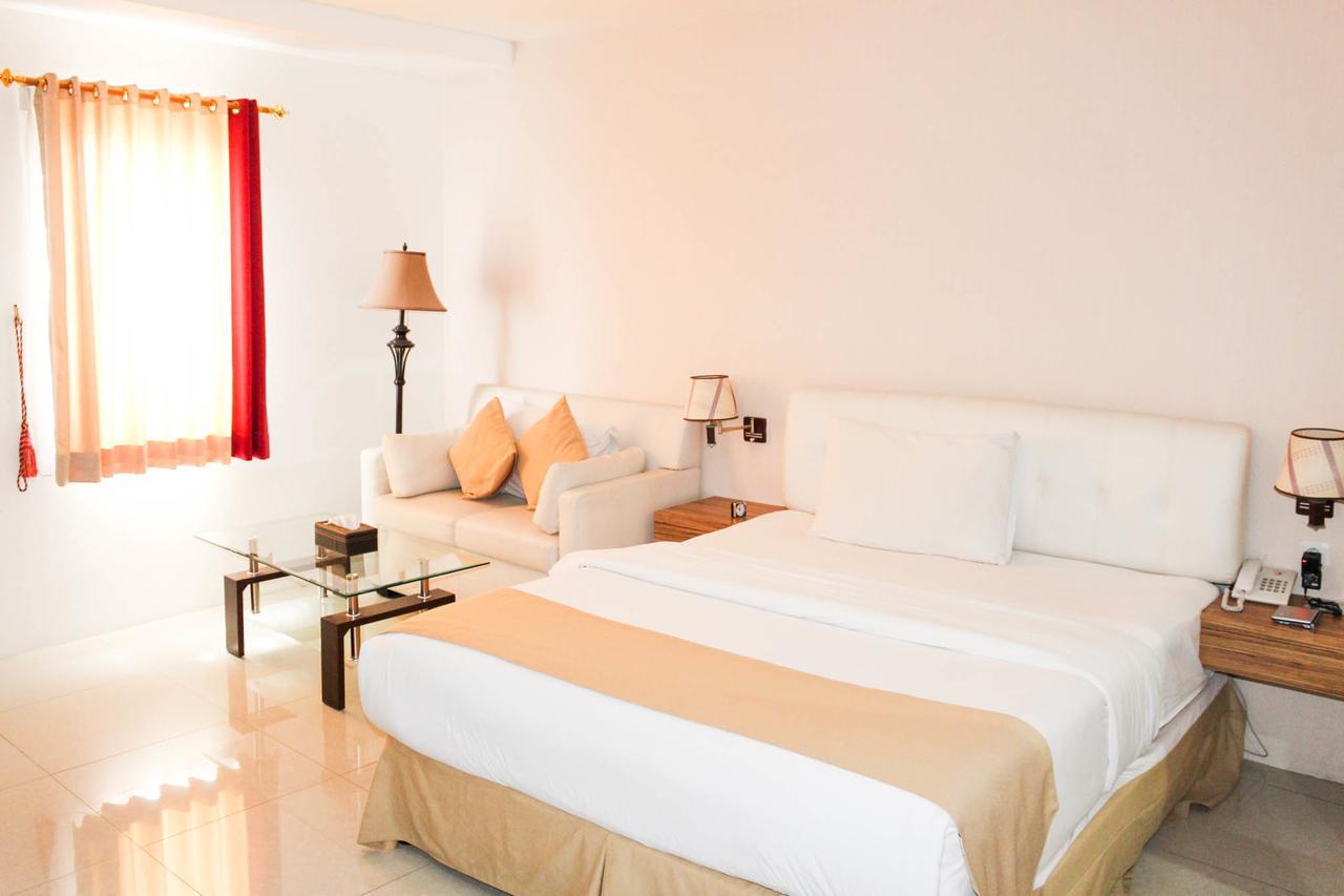 Kyo Serviced Apartment Jakarta Cilandak  Eksteriør billede