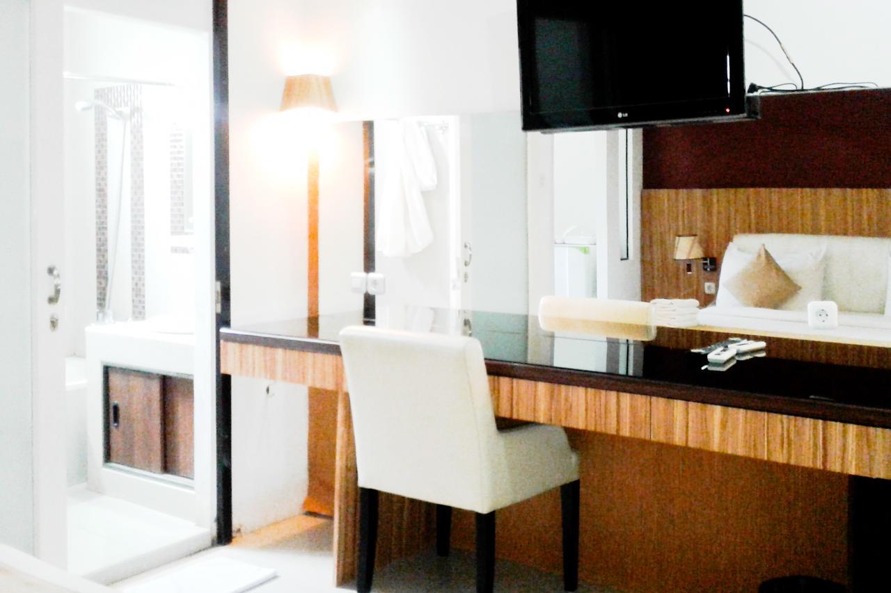 Kyo Serviced Apartment Jakarta Cilandak  Eksteriør billede